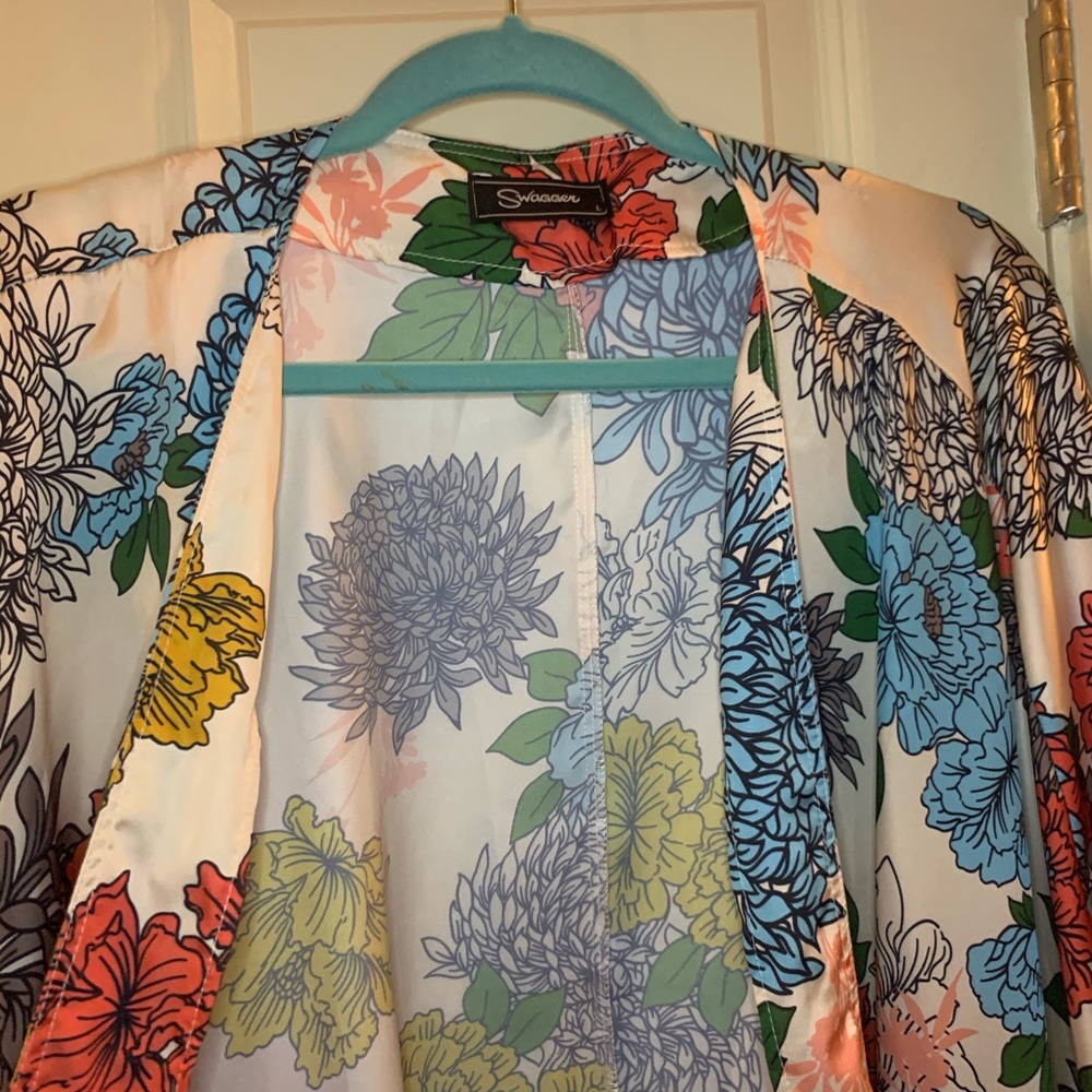 Beautiful kimono - Picture 4 of 6